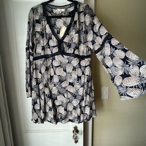 Entro medium short pineapple dress with bell sleeves